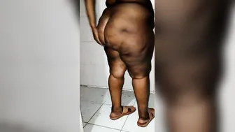 More of that gassy BBW pee compilation