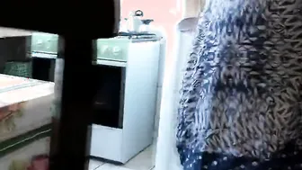 Fiance shows the snatch for another man
