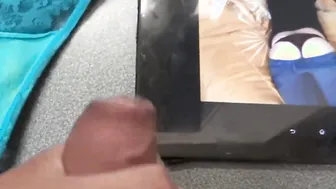 Compilation of several cumshots that my friends made to my ex-wife and her incredible sister