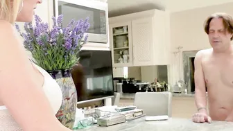Blowing her stepdads big penis while MILF is right next to them - barely legal porn