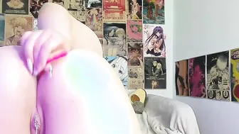 butt shaking twat close wow sluts