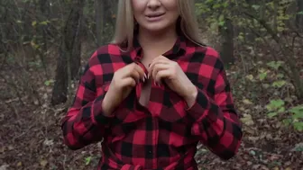 Outside Agent Perfect Big Titted Blonde takes her clothes off into the woods before fucking