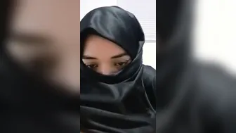 قحبة تتمصو وهي دايرا الحجاب sex morocain hijab 