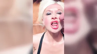 BLONDE SKANK BLOWING BIG DICK GETTING FACIAL