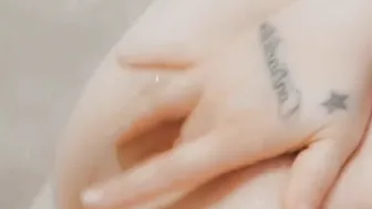 BEAUTY cougar WC FLOOR SQUIRT SESH (NOISY MOANS AND BIG PUDDLE)