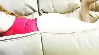 I love it when he plays with this booty