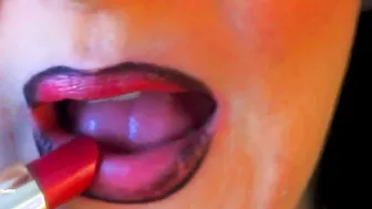 Ebony Lipliner is so Hottie