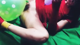 Beauty Milf Uses Balloon To Make Gigantic Rough Dick