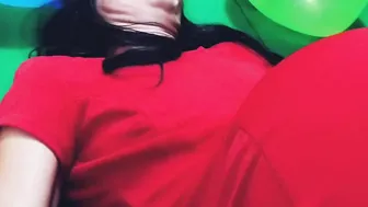 Beauty Milf Uses Balloon To Make Gigantic Rough Dick