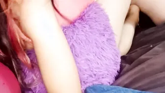 Chikita y jovencita pero se la come toda