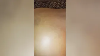 Clapping that thick booty