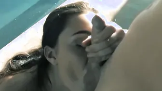 Brunettes Love Penis - Anastasia Ebony Riding boyfriends Cock Near The Pool