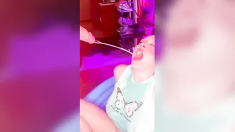 PAWG getting Pissed On