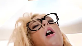 STUCK4K. Blonde from Czech needs help and sex is a crazy hot price for it