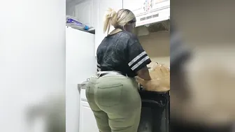 My bbw thick butt aunt putting up groceries