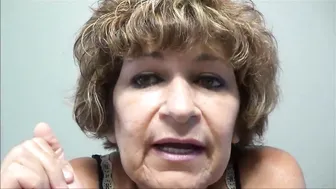 Toothless Beauty Filthy Talk on Sucking Off Penis