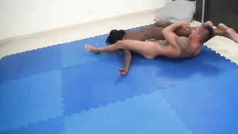 ebony muscle cunt with mouth beats bro him to masturbate