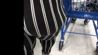 African SSBBW Pushes Cart