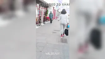Gorgeous Jiggly Bubble Booty - Tight Gym Spandex - Huge
