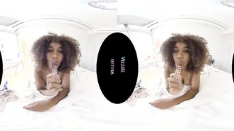 VRALLURE Come Hangout Into My Bedroom
