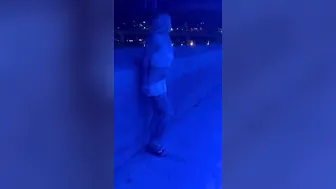 desperate Véro Tinkler peeing under a bridge at Sherbrooke