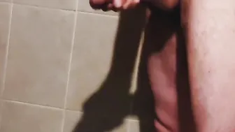 I masturbate inside the restroom while no 1 at home