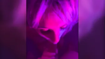 BADDIE BLOWS PENIS SO SLOPPY GET HER WIG FALLING OFF