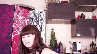 MISTRESSS LAP DANCE FART