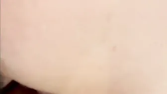 Bimbo takes creampie on ass