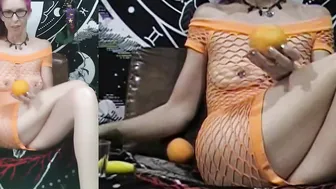 Masturbation with Oranges making Juice