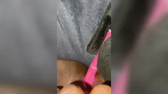 Gets my clitoris blown and my snatch whole massaged