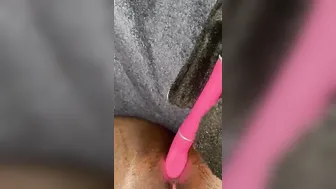 Gets my clitoris blown and my snatch whole massaged
