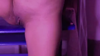 Dominicana masturba su lechoso coño mientras graba tiktok 