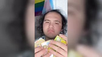 Showing Off Poke’mon Cards
