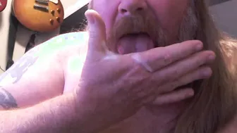 Eating my cumload