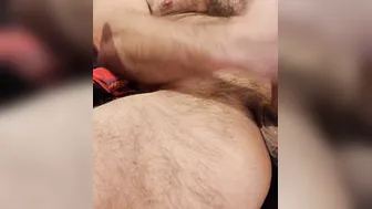 Iamthegame695 porn video – Close up of UNSHAVED MUSCLE BEAR STROKING PENIS