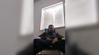 Bro reach his chair for hugest amount of pissing