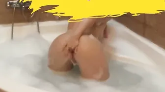 Bath Tub anal masturbation plug fit cunt with mouth