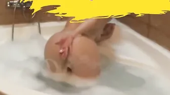 Bath Tub anal masturbation plug fit cunt with mouth