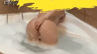 Bath Tub anal masturbation plug fit cunt with mouth