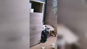 Step cougar round Butt without underwear on the floor while cleaning the floor