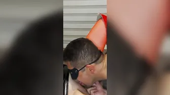 Mi esclavo me práctica delicioso Sexo oral