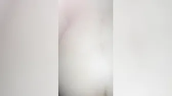 Une bonne levrette avec éjaculation sur dos et tentative de sodomie
