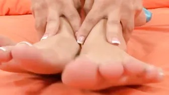 Mixed Girl porn video – Mixed chick getting her foot blown and her twat plowed