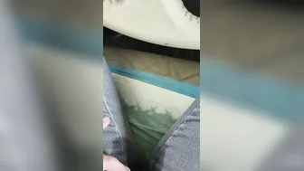 I was so vulgar to peeing my leggings inside My vehicle