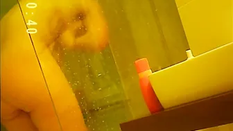 babe Old Taking a Shower
