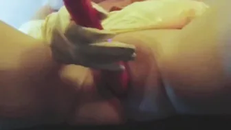 Amateur tights wifey Mandi Manxx teases leaking vagina with double toy and gloves