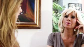 Lesbo Licking - Tara Holiday Fucks Her Dyke Girlfriend