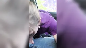 RavenJane loves sucking off cock into the vehicle