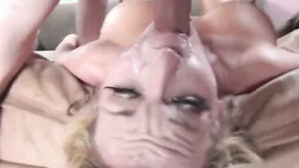 Blondes Teens mit dicken Titten bekommt schwaenze tief inside den